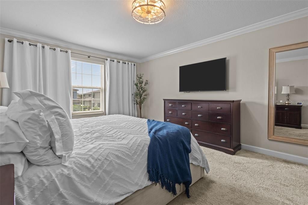 Active With Contract: $545,000 (4 beds, 2 baths, 2334 Square Feet)