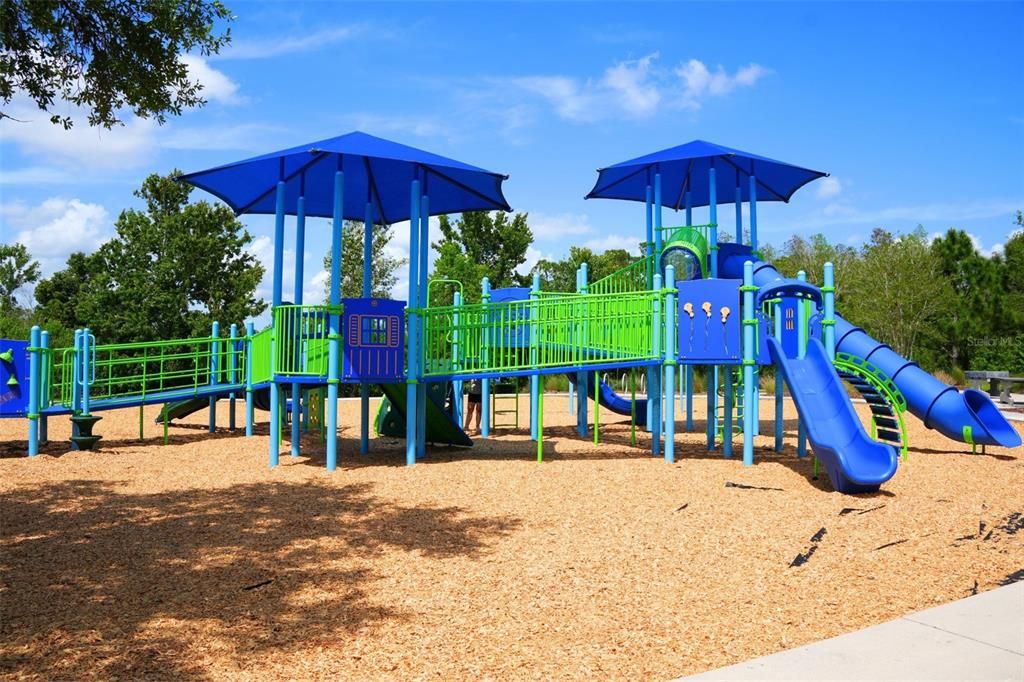 Active With Contract: $545,000 (4 beds, 2 baths, 2334 Square Feet)