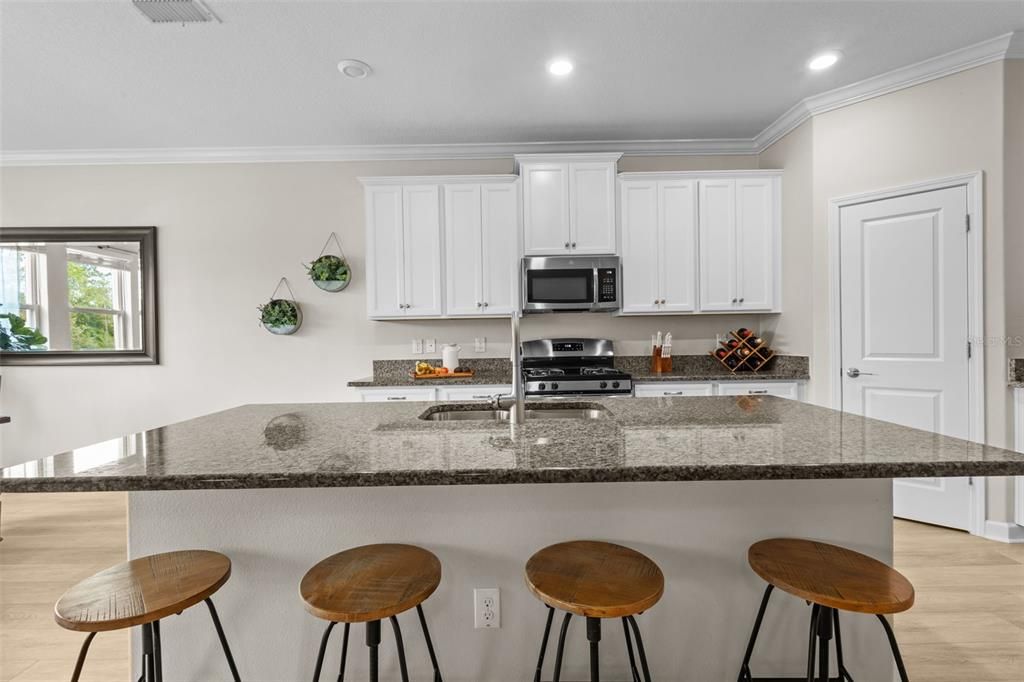 Active With Contract: $545,000 (4 beds, 2 baths, 2334 Square Feet)