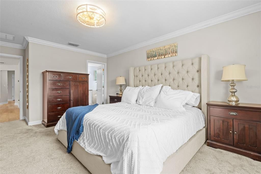 Active With Contract: $545,000 (4 beds, 2 baths, 2334 Square Feet)