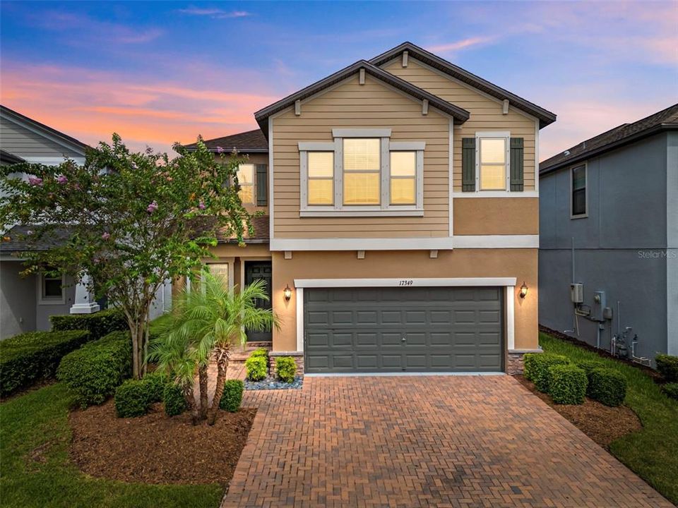 Active With Contract: $545,000 (4 beds, 2 baths, 2334 Square Feet)