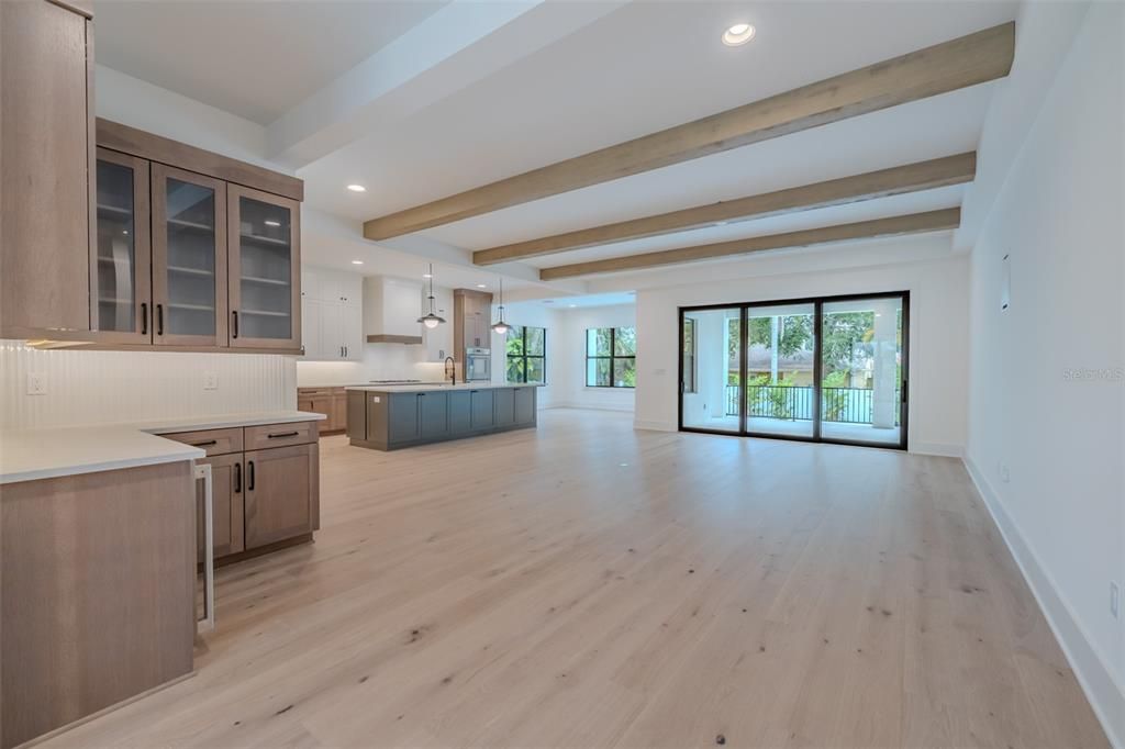 Под контрактом: $2,149,000 (5 спален, 4 ванн, 4152 Квадратных фут)