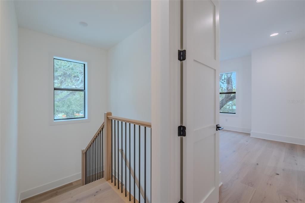 Под контрактом: $2,149,000 (5 спален, 4 ванн, 4152 Квадратных фут)