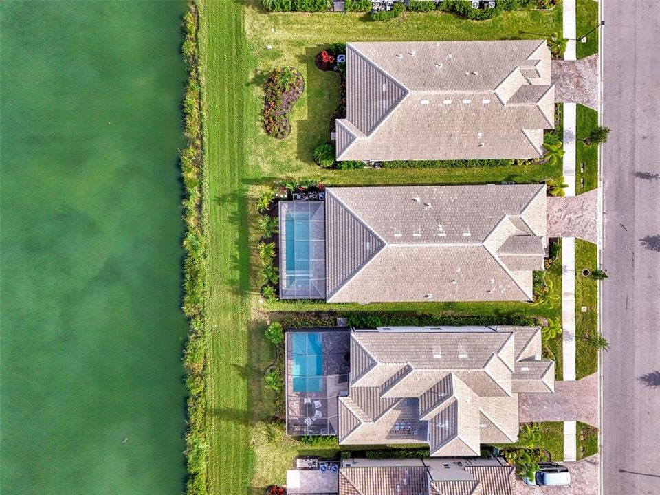 合同活跃: $700,000 (3 贝兹, 2 浴室, 2336 平方英尺)