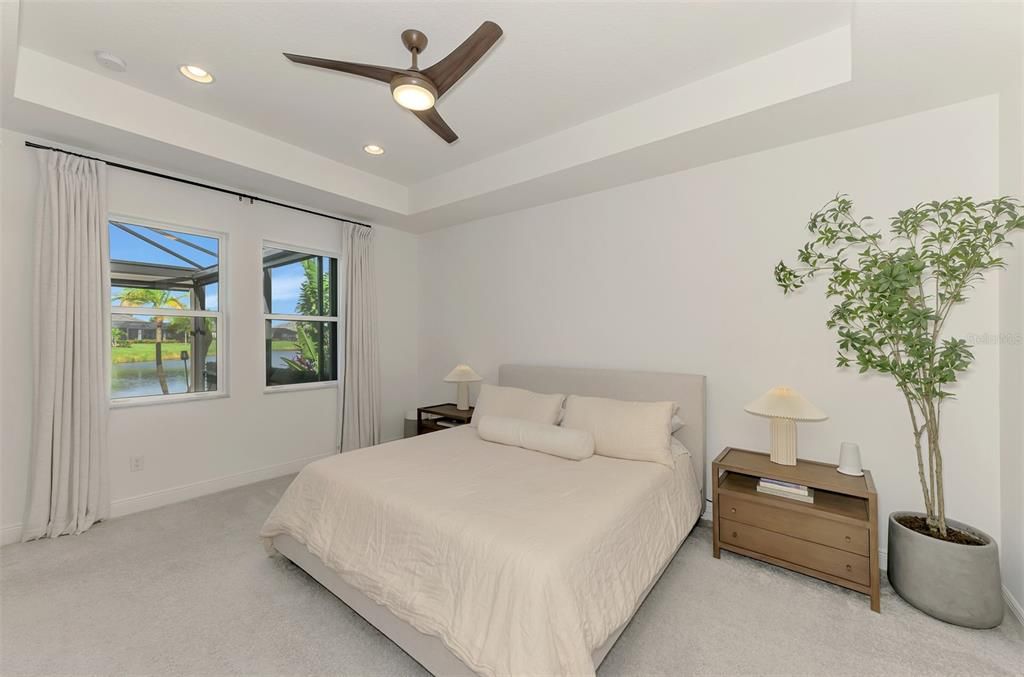 合同活跃: $700,000 (3 贝兹, 2 浴室, 2336 平方英尺)