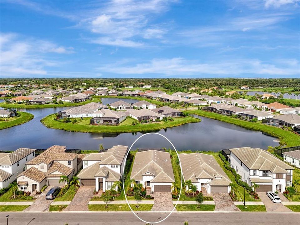 合同活跃: $700,000 (3 贝兹, 2 浴室, 2336 平方英尺)