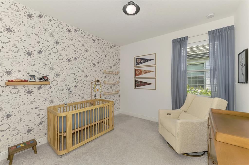 合同活跃: $700,000 (3 贝兹, 2 浴室, 2336 平方英尺)