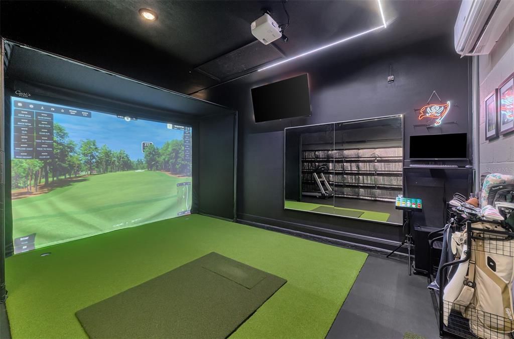 合同活跃: $700,000 (3 贝兹, 2 浴室, 2336 平方英尺)