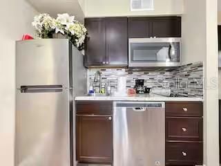For Sale: $190,000 (1 beds, 1 baths, 524 Square Feet)