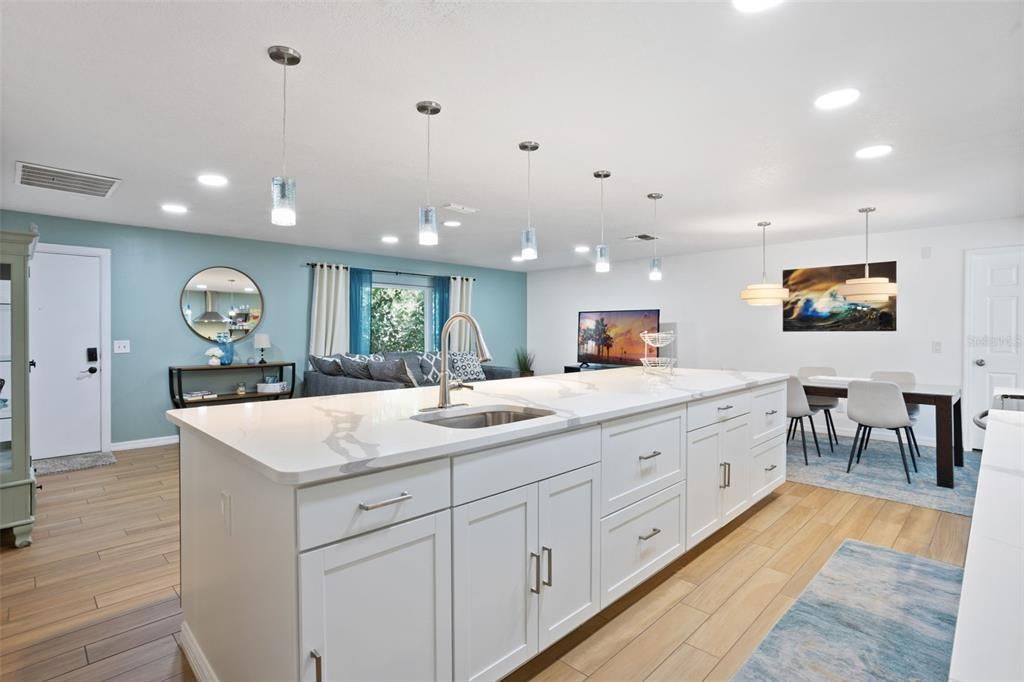 待售: $479,900 (4 贝兹, 2 浴室, 1977 平方英尺)