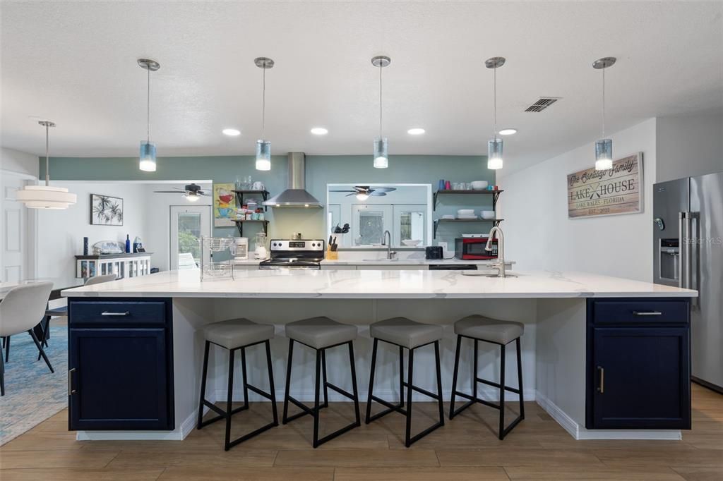 待售: $479,900 (4 贝兹, 2 浴室, 1977 平方英尺)