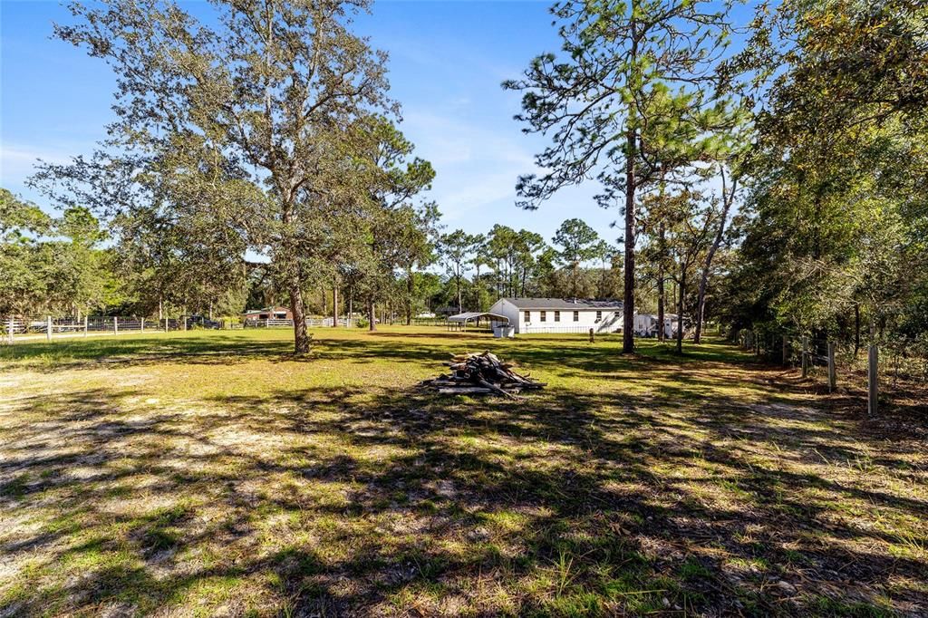 Под контрактом: $188,000 (3 спален, 2 ванн, 1560 Квадратных фут)