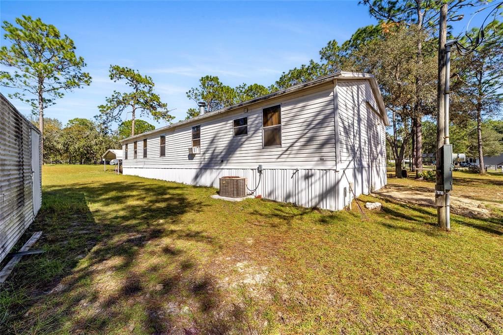 Под контрактом: $188,000 (3 спален, 2 ванн, 1560 Квадратных фут)