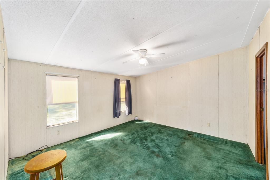 Под контрактом: $188,000 (3 спален, 2 ванн, 1560 Квадратных фут)