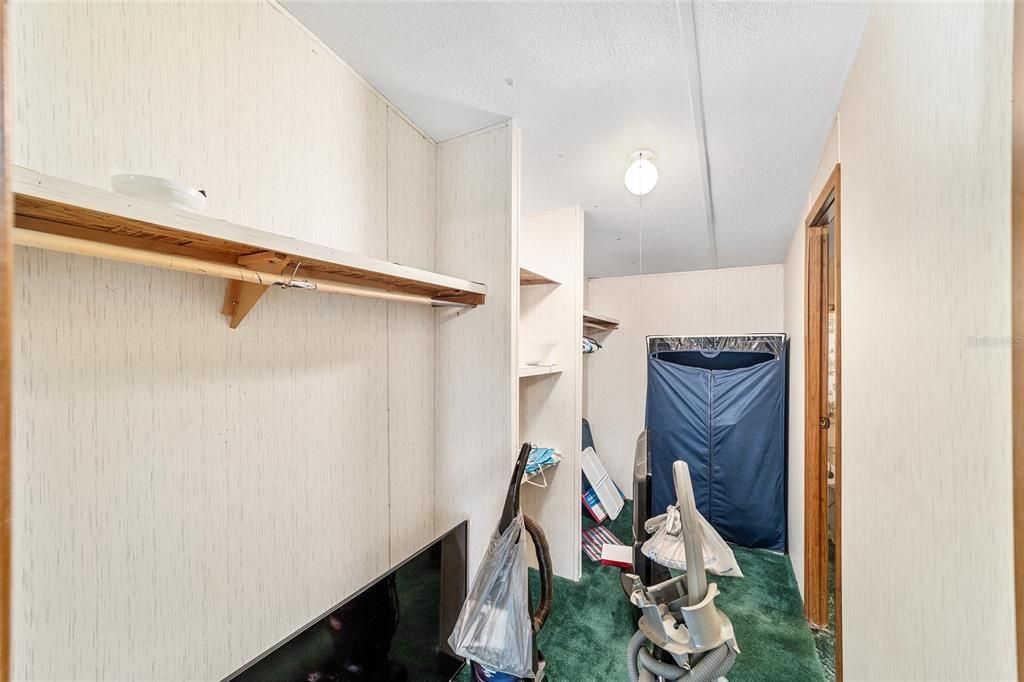 Под контрактом: $188,000 (3 спален, 2 ванн, 1560 Квадратных фут)