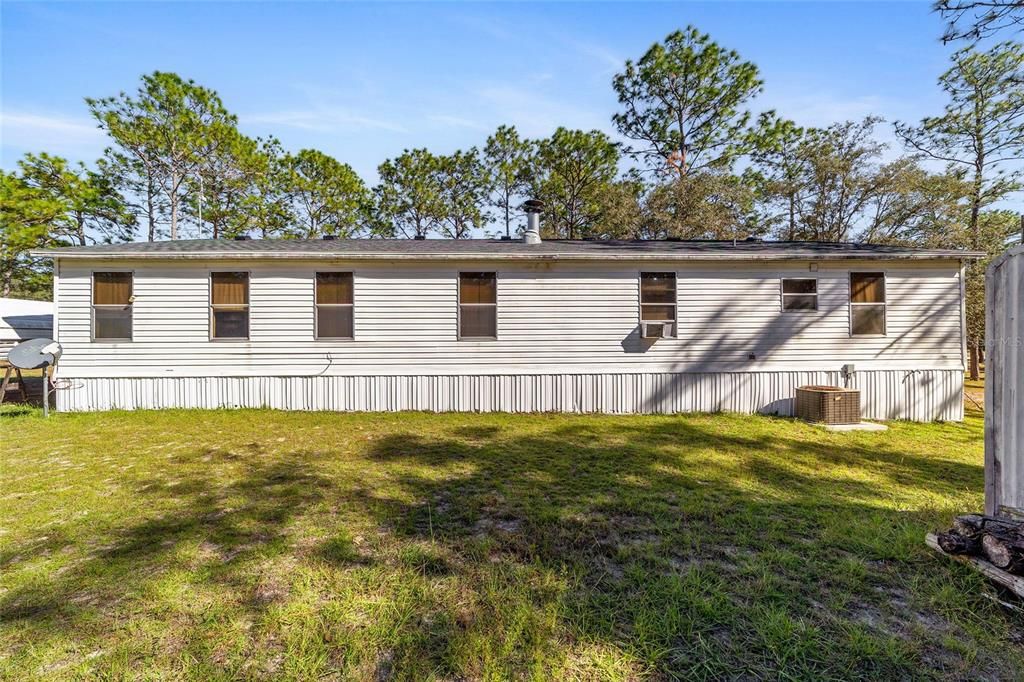 Под контрактом: $188,000 (3 спален, 2 ванн, 1560 Квадратных фут)