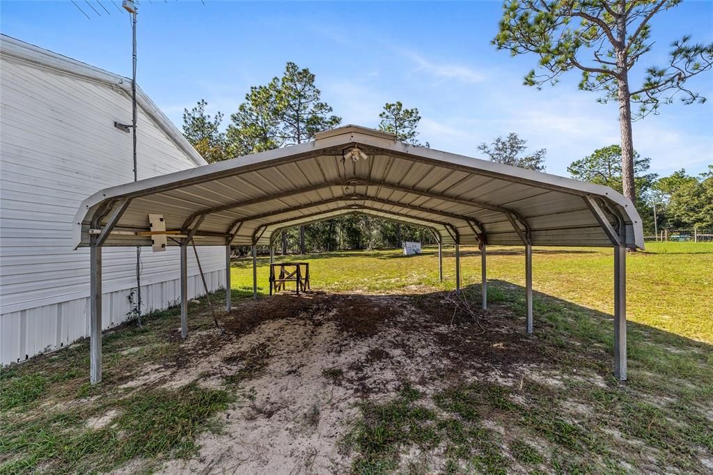 Под контрактом: $188,000 (3 спален, 2 ванн, 1560 Квадратных фут)