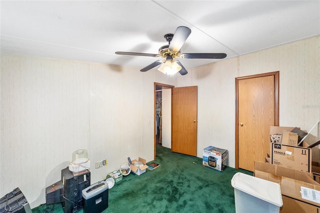 Под контрактом: $188,000 (3 спален, 2 ванн, 1560 Квадратных фут)