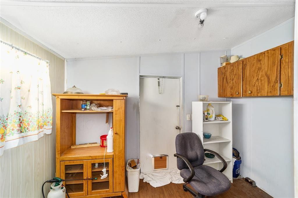 Под контрактом: $188,000 (3 спален, 2 ванн, 1560 Квадратных фут)