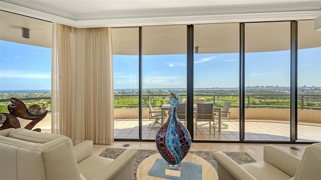 待售: $2,995,000 (2 贝兹, 2 浴室, 2525 平方英尺)