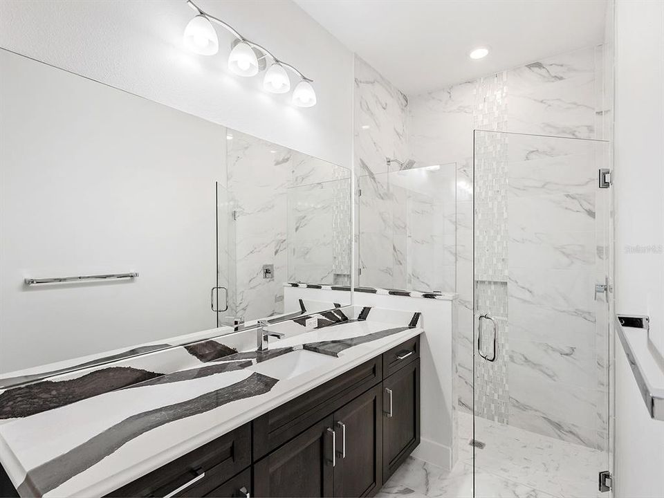 En Venta: $2,590,000 (4 camas, 4 baños, 4302 Pies cuadrados)