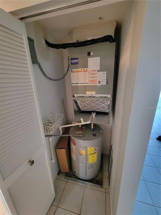 For Rent: $2,400 (2 beds, 2 baths, 1205 Square Feet)