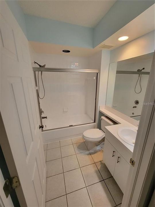 For Rent: $2,400 (2 beds, 2 baths, 1205 Square Feet)