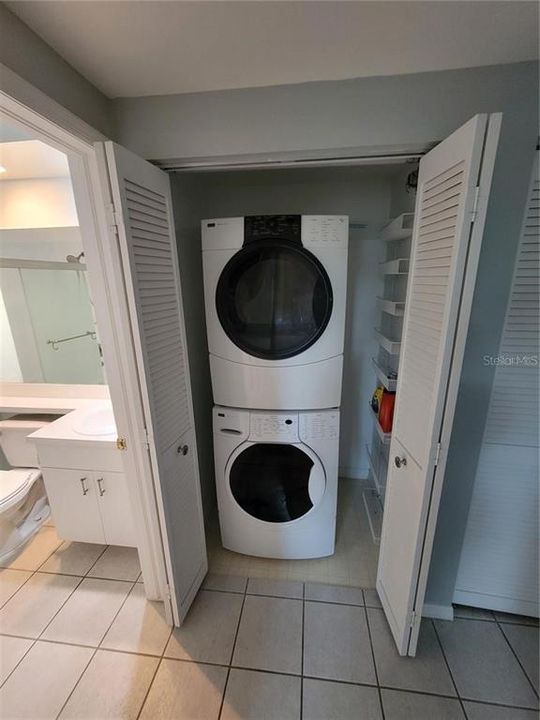 For Rent: $2,400 (2 beds, 2 baths, 1205 Square Feet)