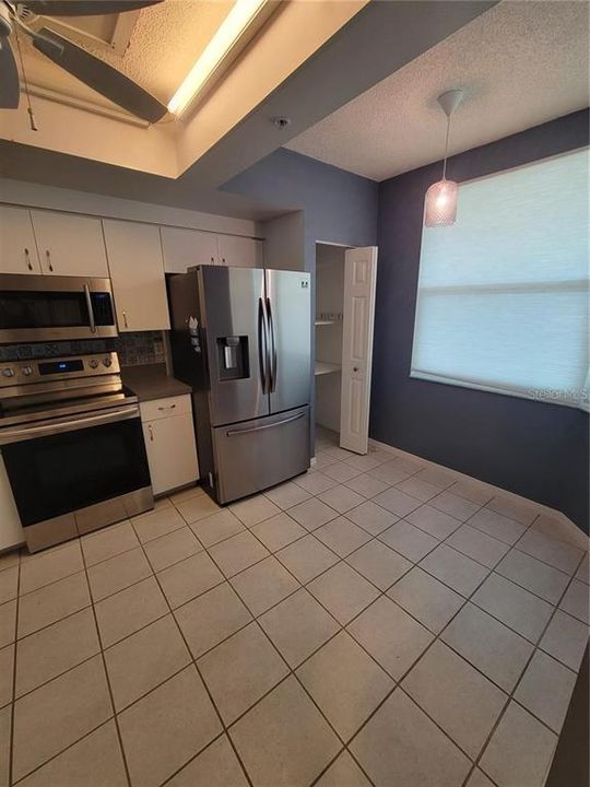 For Rent: $2,400 (2 beds, 2 baths, 1205 Square Feet)