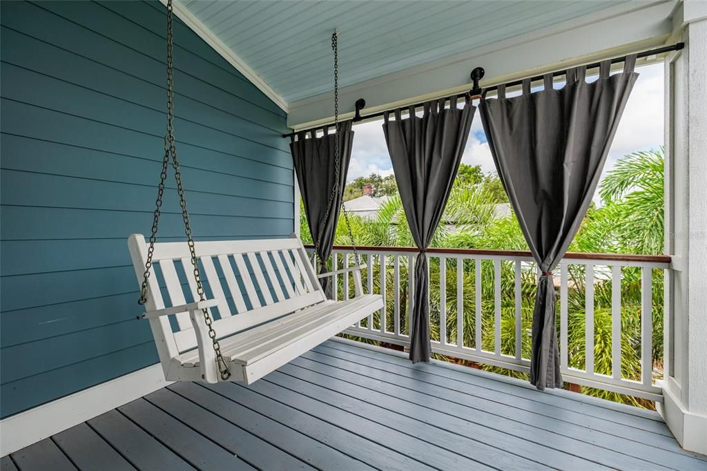 Под контрактом: $1,469,000 (4 спален, 2 ванн, 2304 Квадратных фут)