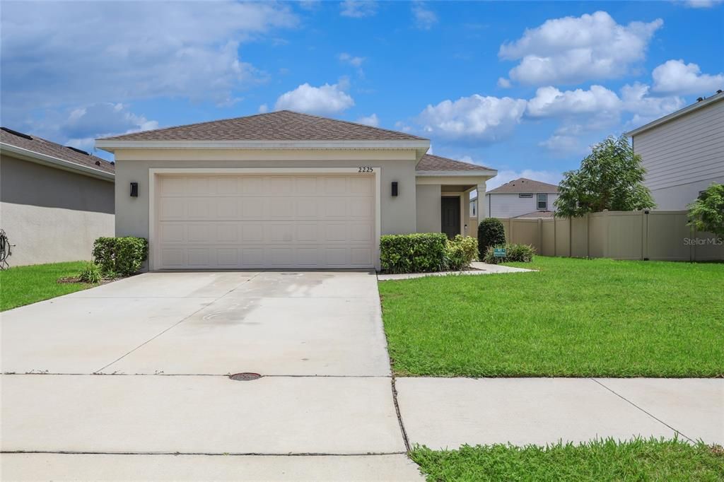 Active With Contract: $337,999 (3 beds, 2 baths, 1278 Square Feet)