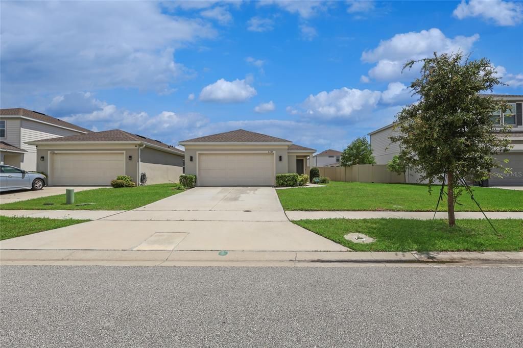 Active With Contract: $337,999 (3 beds, 2 baths, 1278 Square Feet)