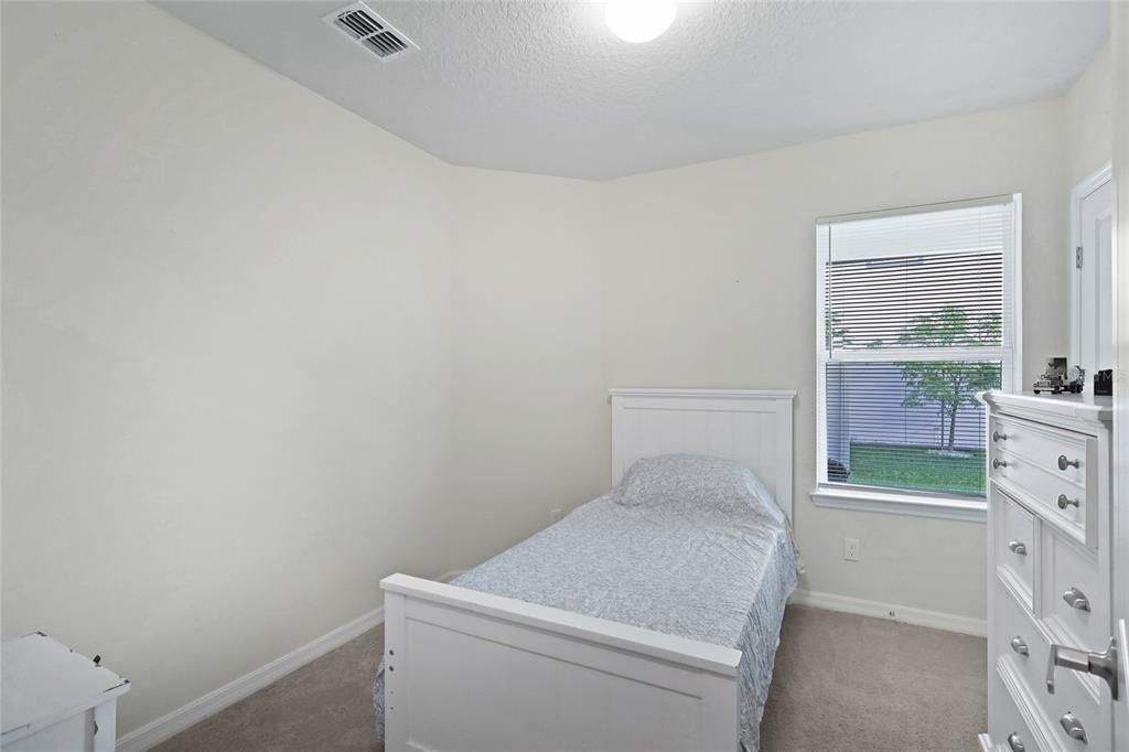 Active With Contract: $337,999 (3 beds, 2 baths, 1278 Square Feet)