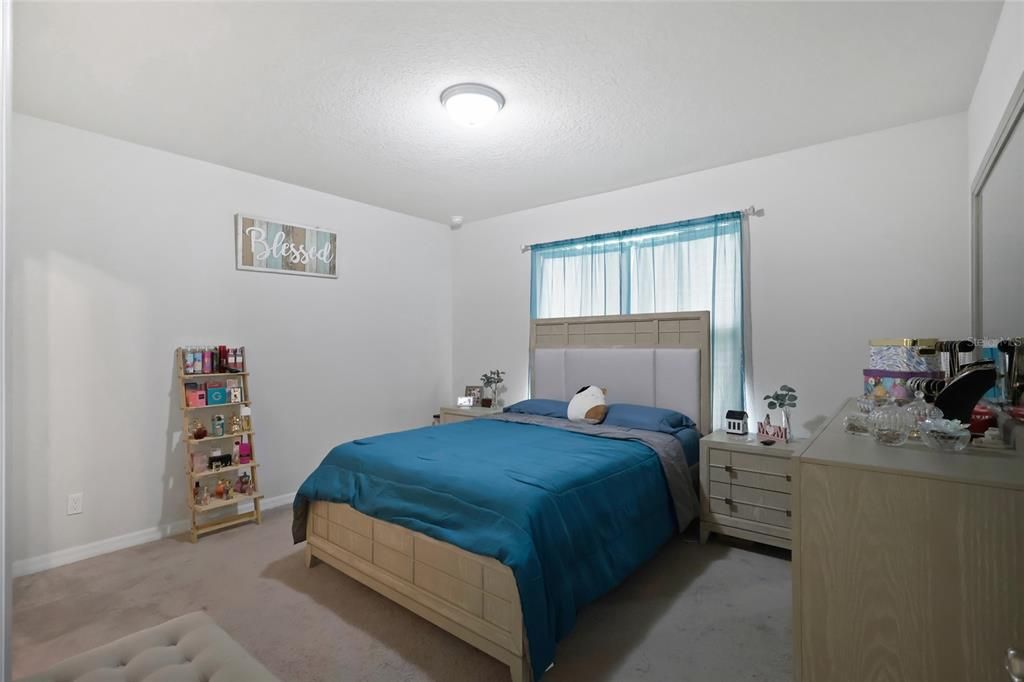 Active With Contract: $337,999 (3 beds, 2 baths, 1278 Square Feet)