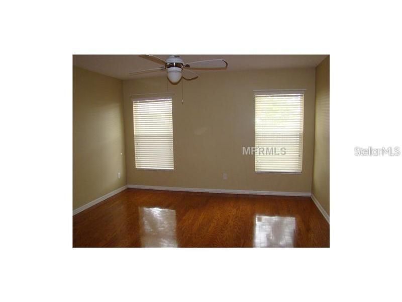 出租: $2,595 (3 贝兹, 2 浴室, 1378 平方英尺)