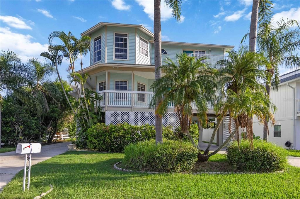 For Sale: $974,900 (4 beds, 3 baths, 2272 Square Feet)