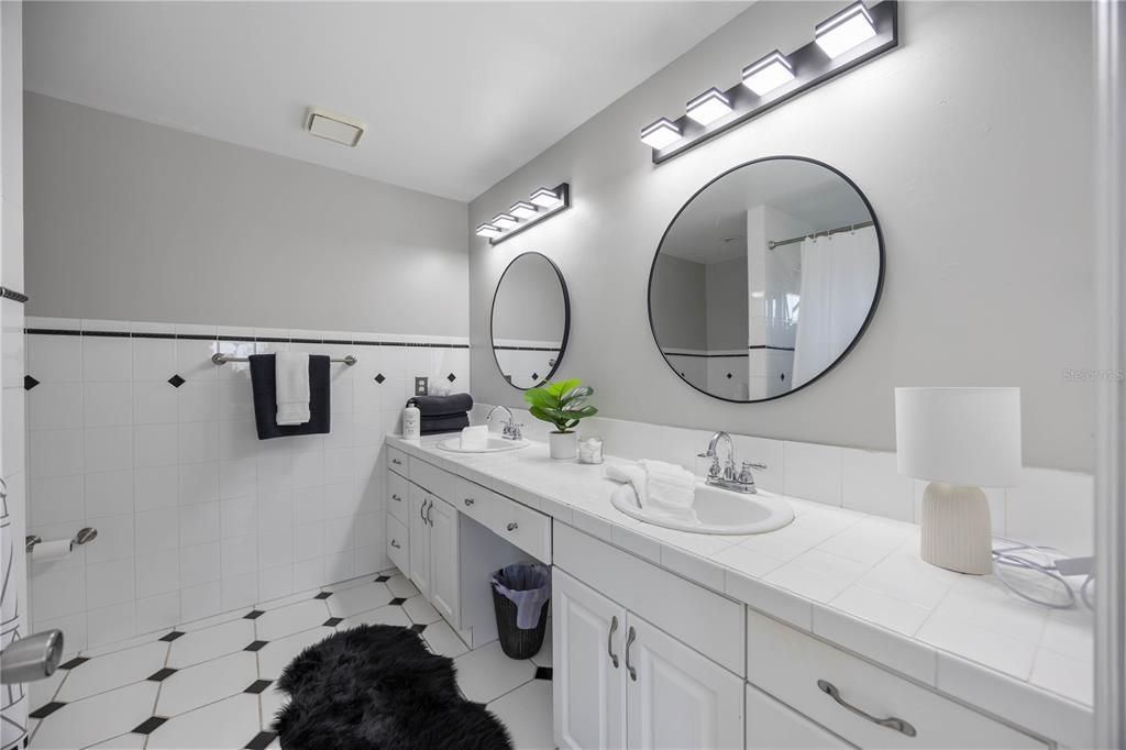 For Sale: $974,900 (4 beds, 3 baths, 2272 Square Feet)