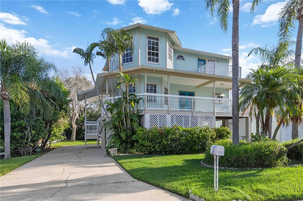 For Sale: $974,900 (4 beds, 3 baths, 2272 Square Feet)