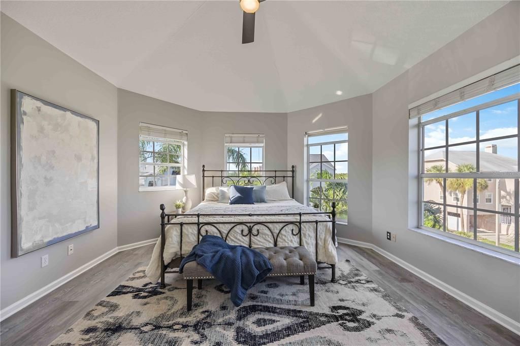 For Sale: $974,900 (4 beds, 3 baths, 2272 Square Feet)