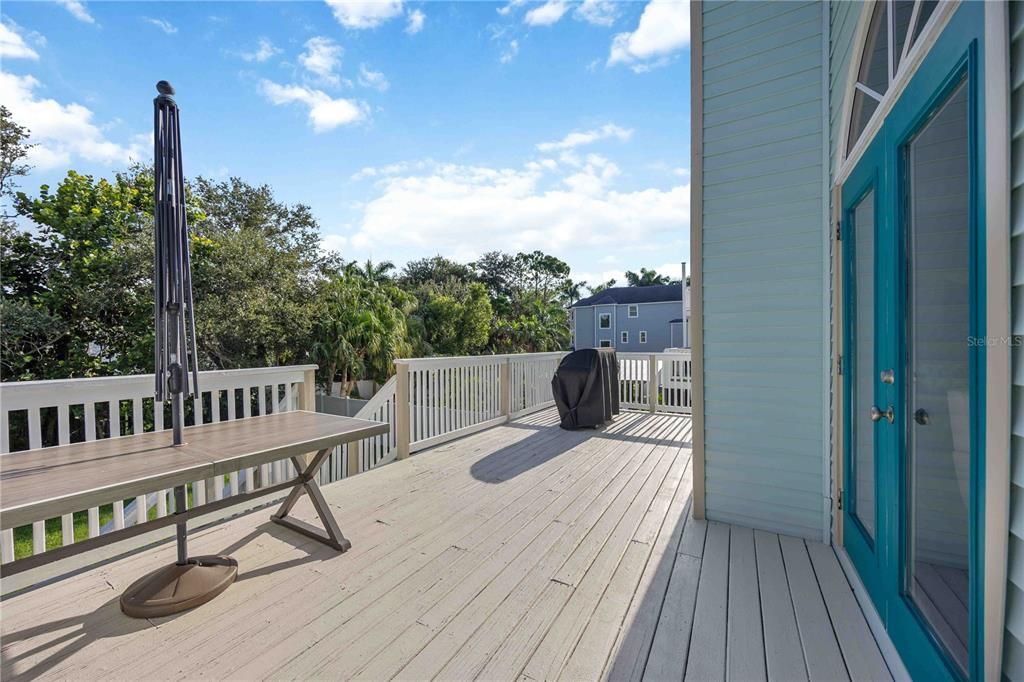 For Sale: $974,900 (4 beds, 3 baths, 2272 Square Feet)