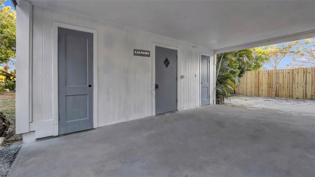 合同活跃: $360,000 (3 贝兹, 1 浴室, 924 平方英尺)