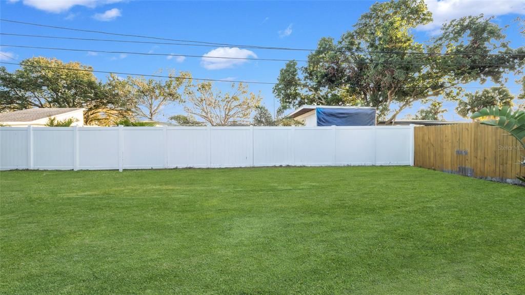 合同活跃: $360,000 (3 贝兹, 1 浴室, 924 平方英尺)