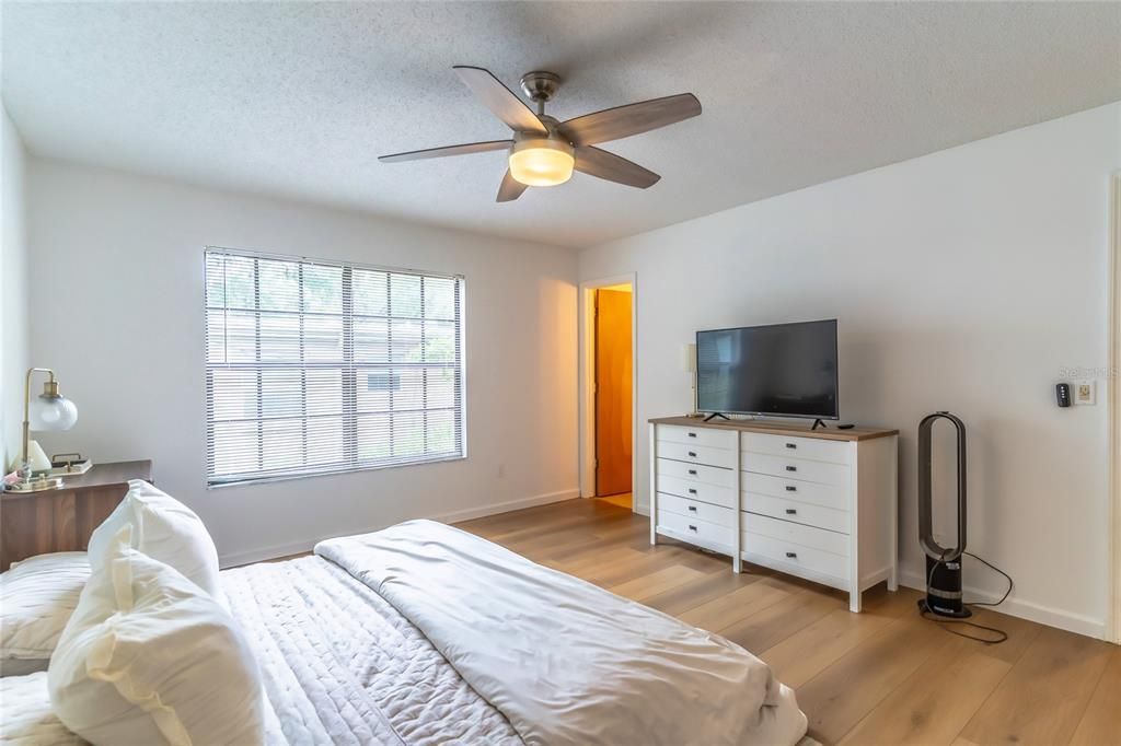 На продажу: $310,000 (2 спален, 2 ванн, 1190 Квадратных фут)