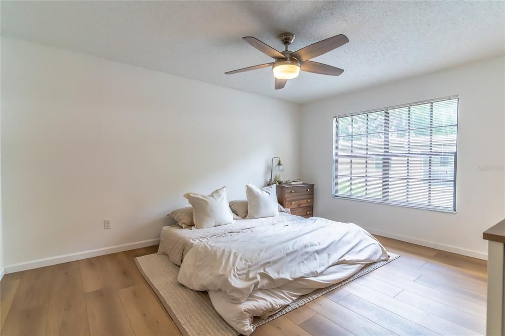 На продажу: $310,000 (2 спален, 2 ванн, 1190 Квадратных фут)