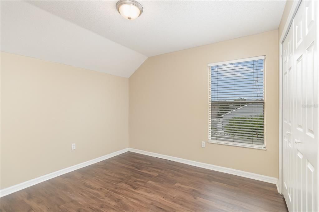 合同活跃: $324,900 (3 贝兹, 2 浴室, 1638 平方英尺)