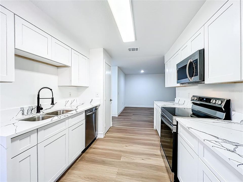 Active With Contract: $299,000 (3 beds, 2 baths, 1169 Square Feet)