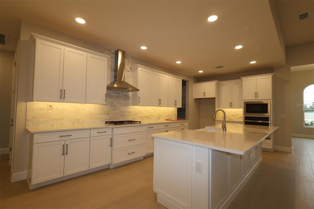 For Sale: $931,990 (5 beds, 4 baths, 3978 Square Feet)