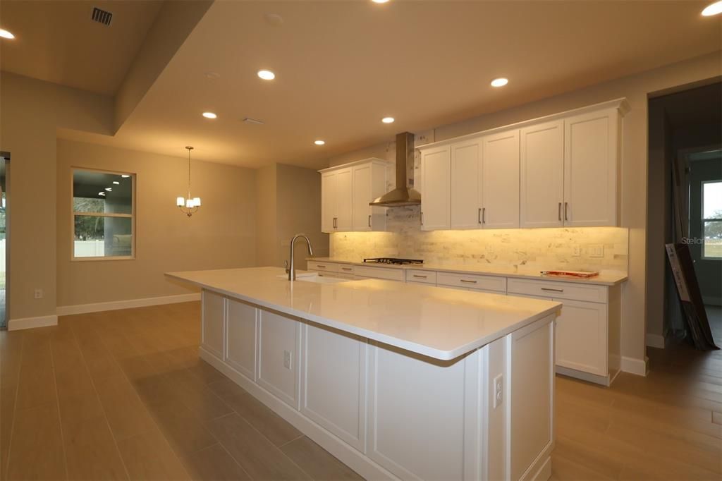 For Sale: $931,990 (5 beds, 4 baths, 3978 Square Feet)