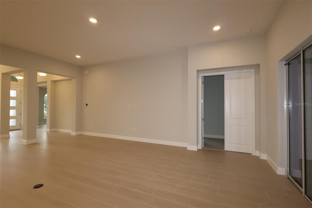 For Sale: $931,990 (5 beds, 4 baths, 3978 Square Feet)