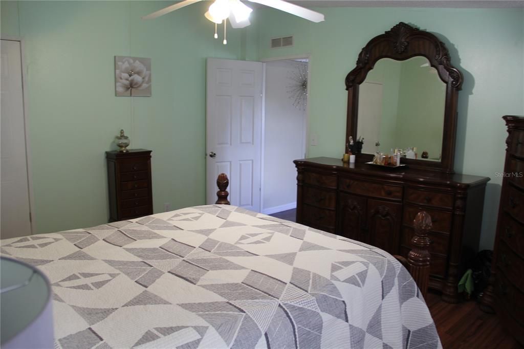 На продажу: $399,000 (3 спален, 2 ванн, 2170 Квадратных фут)